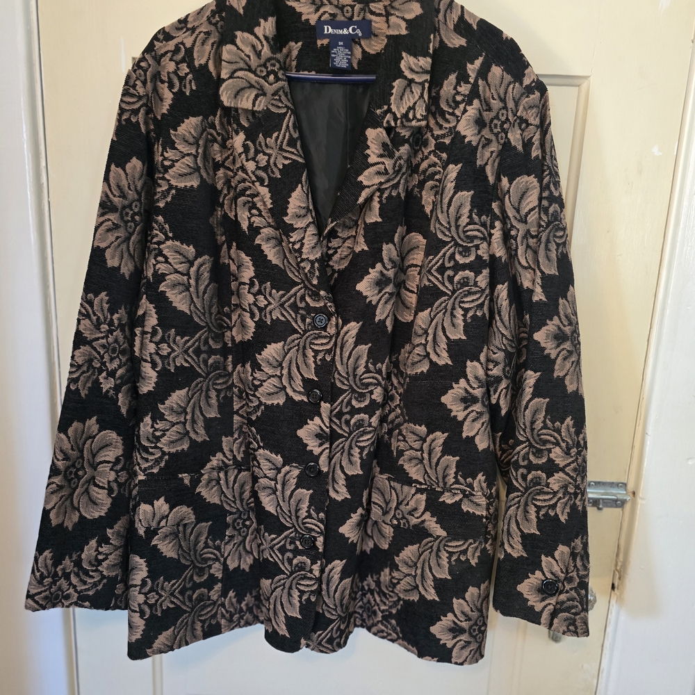 Denim&Co Black and Tan Floral Blazer